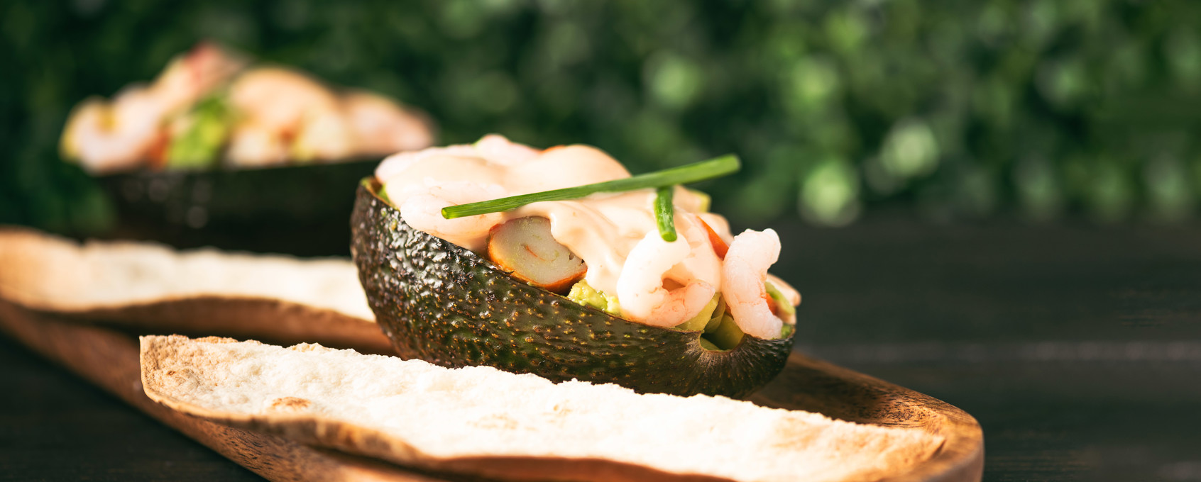 Aguacate relleno de camarones