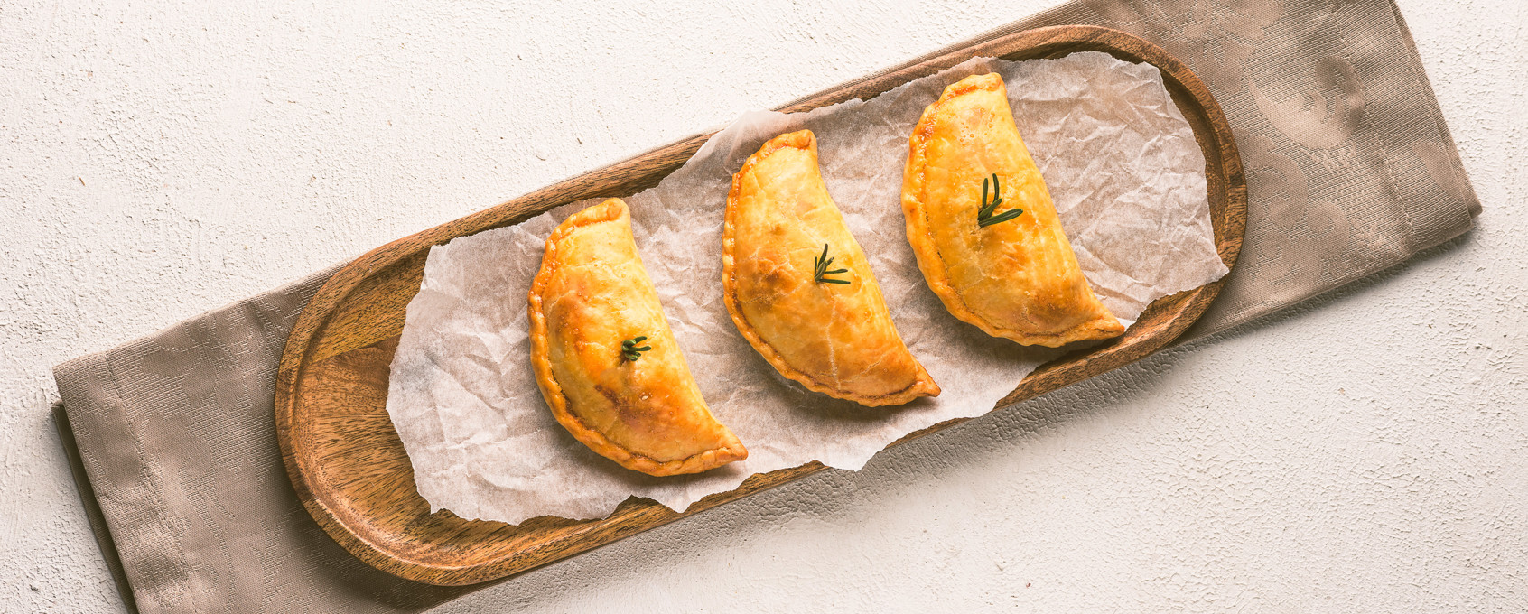 Empanada de bacalao y pimiento rojo asado