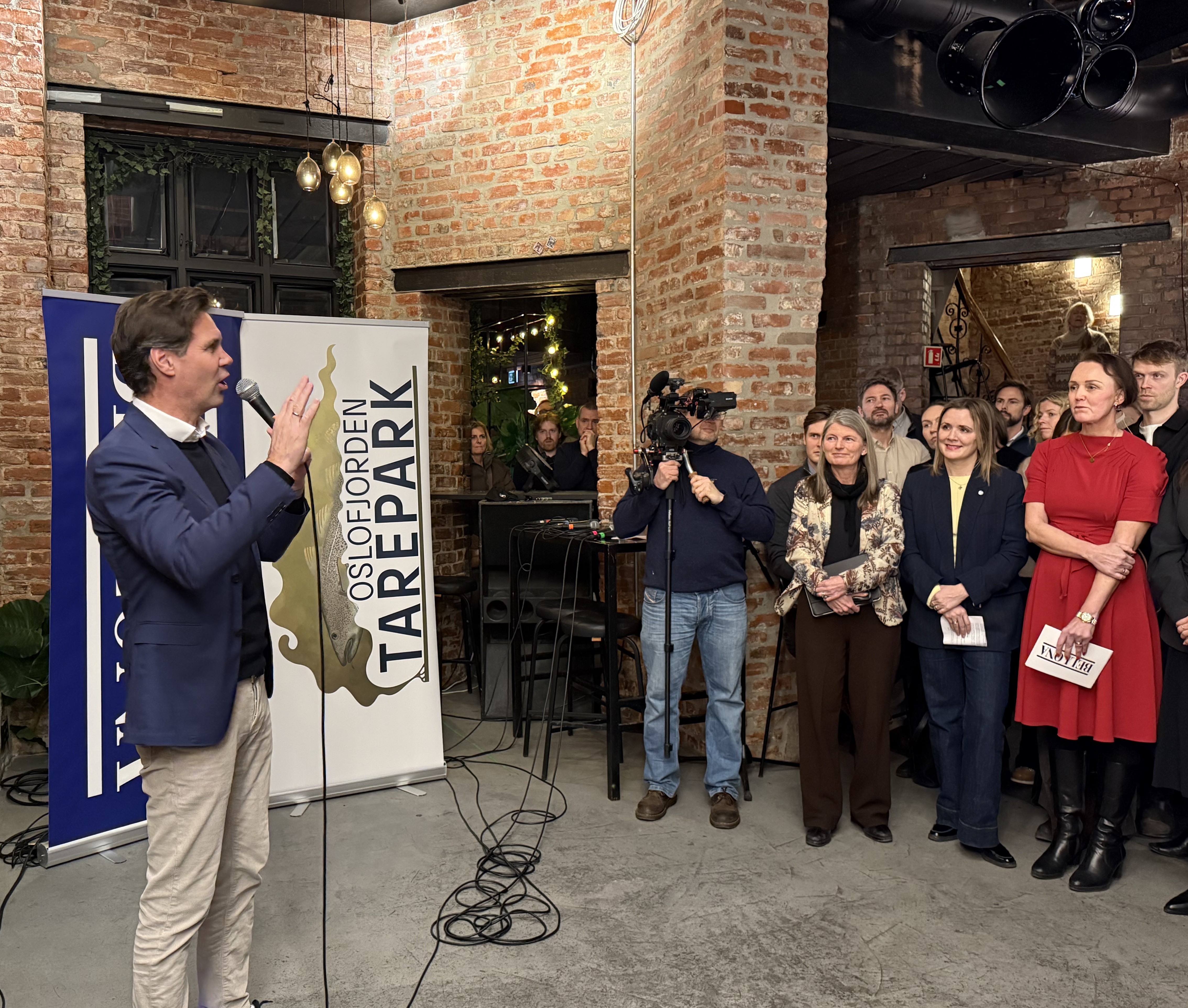 CEO i Lerøy Henning Beltestad taler under åpningen av Oslofjorden Tarepark.