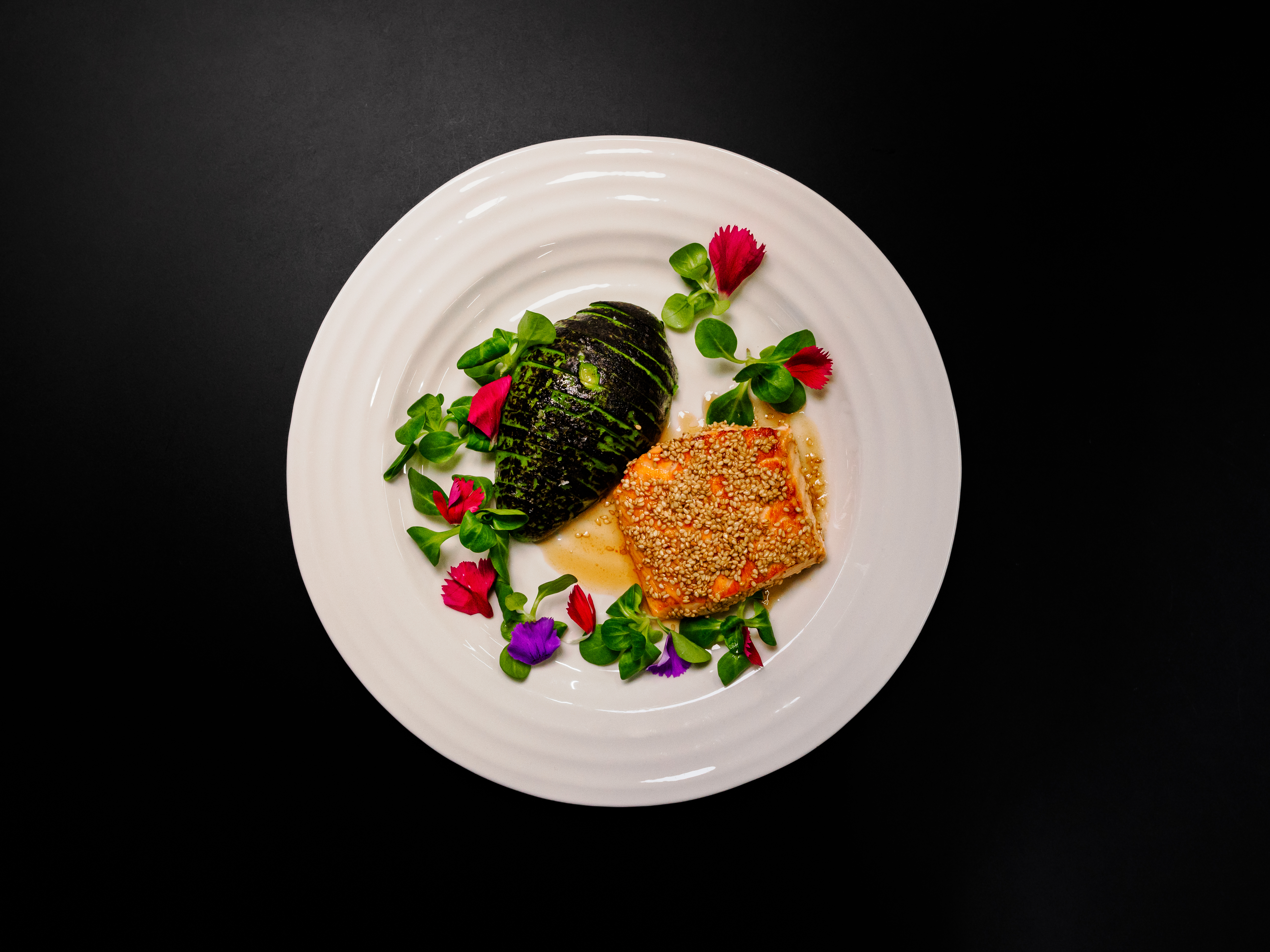 Laks med sesam og avokado 